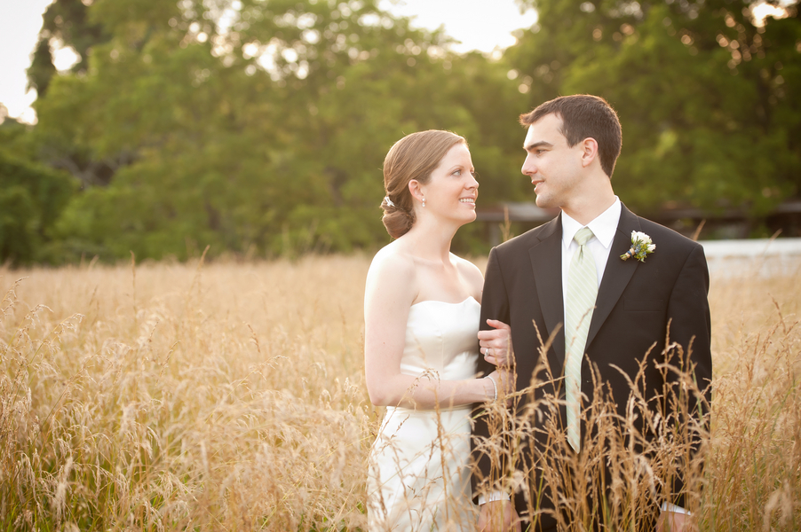 This beauty rustic Virginia wedding has a wonderful relaxed southern 