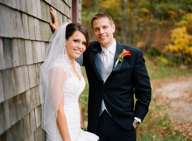 Today 39s real rustic wedding is one that offers beautiful rich fall colors