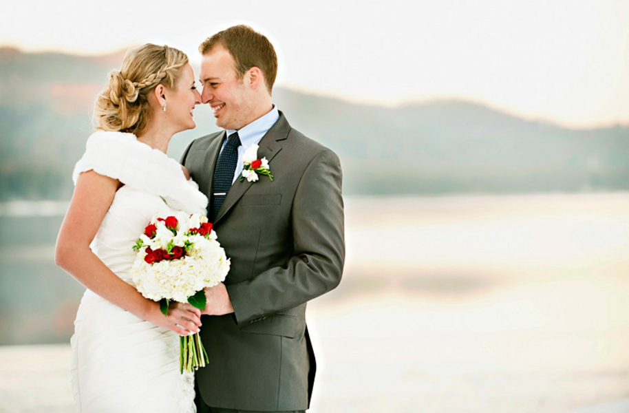 Today I have a stunning winter wedding that took place at Shore Lodge Resort